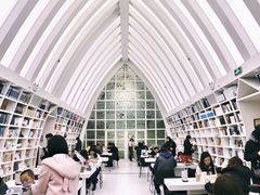 -钟书阁(松江泰晤士小镇店)