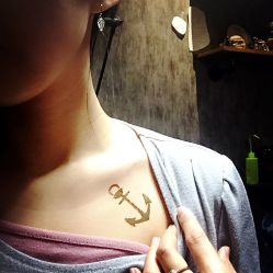 -鳌首刺青纹身 穿孔饰品店