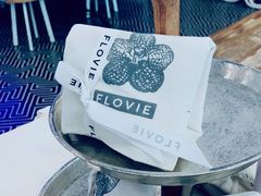 -FLOVIE FLORIST CAFE