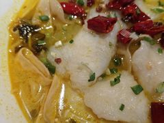-渝是乎酸菜鱼(龙旗购物中心店)
