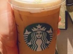 冰星巴克山茶花漾拿铁-星巴克(温州龙湾万达店)