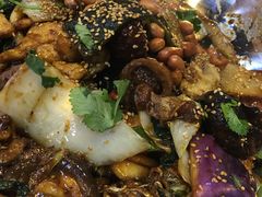 -愉肴麻辣香锅(中山路店)