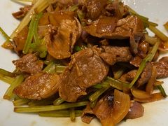 -关东小磨东北菜(上海长风大悦城店)