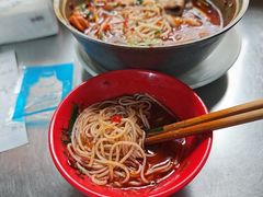 -铁锅哥米线