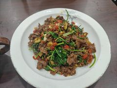 -湖南人家湘菜馆(镇江路店)