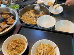 -松树干拌面店