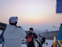-采薇庄园四季滑雪场