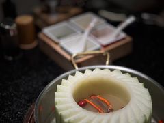 -得意咚瓜·顺德鱼生·冬瓜火锅(深圳首店)