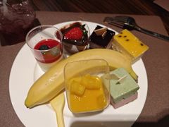 -广州万富希尔顿酒店·感趣自助餐厅·金秋蟹宴生蚝海鲜刺身
