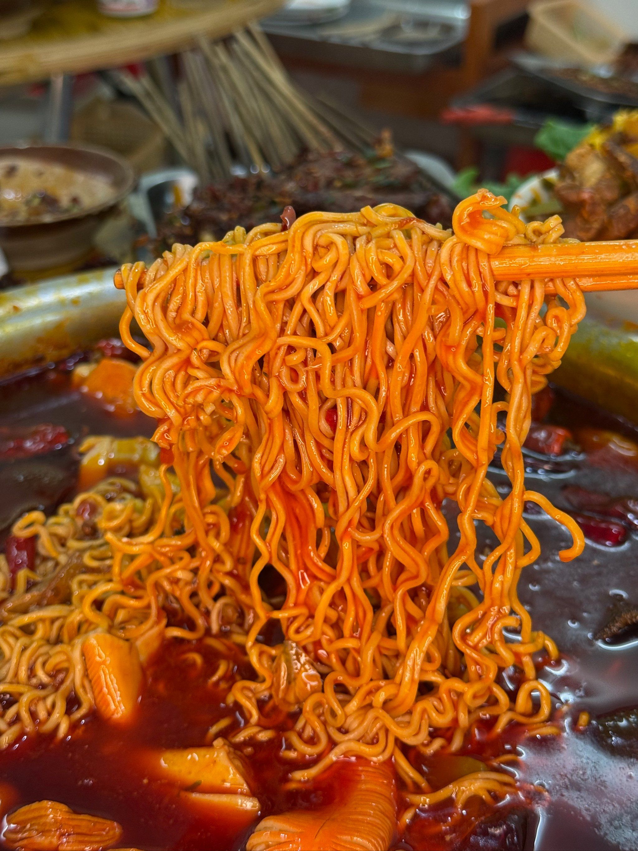 半夜想吃火锅泡面的心情达到了顶峰