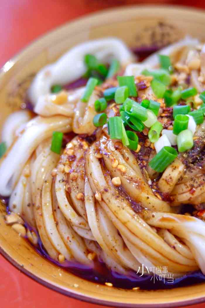 东街口热凉面-"在广元几乎随处可见有凉面店抱着对广元特.