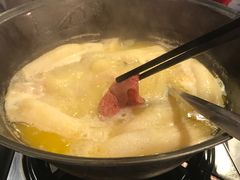 -鲜入围煮花胶鸡海鲜火锅