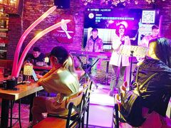 -喜鹊音乐酒馆(西街店)