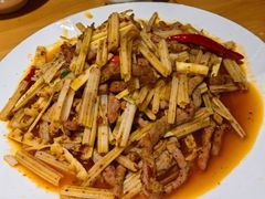 -大众跷脚牛肉馆·非遗传承单位(峨眉山店)