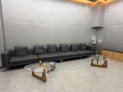 -蓝海豚游泳俱乐部(南京西路店)