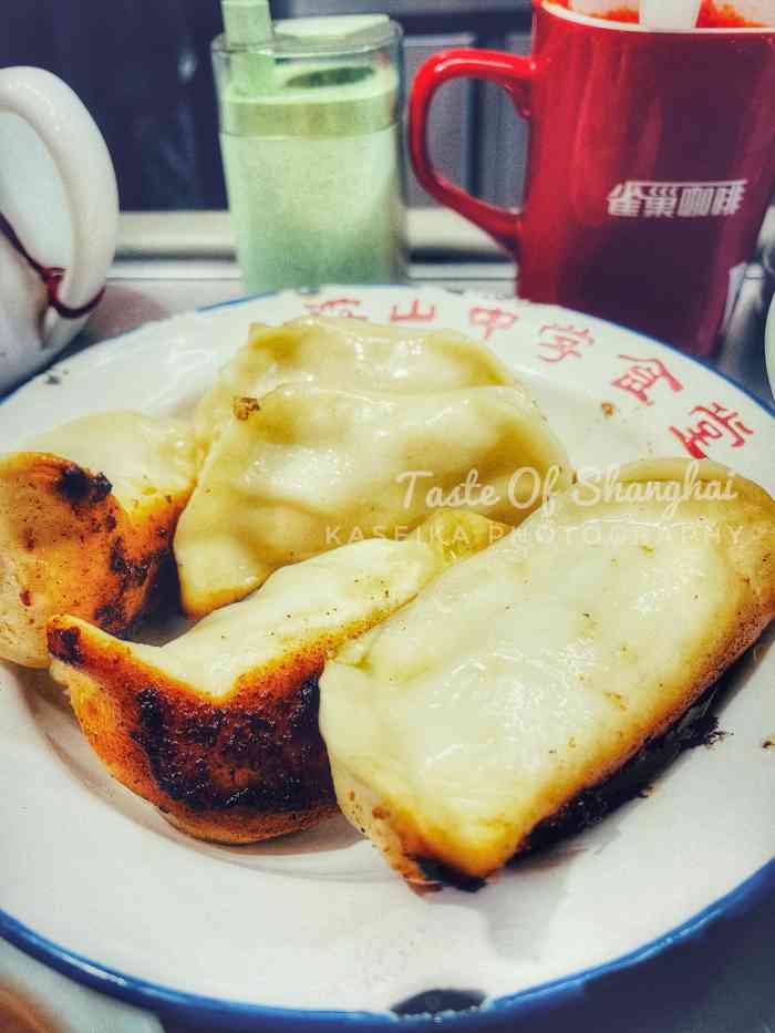 阿年锅贴(隆昌路店)-"休息天有时间来排阿年锅贴,8点半,前面有.