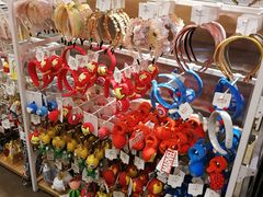 -名创优品(北京新中关购物中心地铁层店)