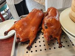 酥不腻烤鸭乳鸭-红樱桃·欢乐餐厅(太原里店)