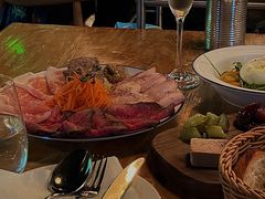 -羽深肉铺 Steak & Wine