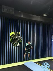 -反弹蹦床公园(南坪万达店)