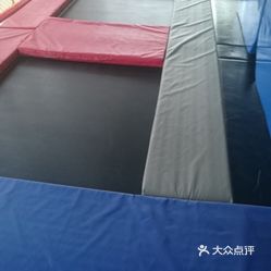 空气蹦床团建俱乐部