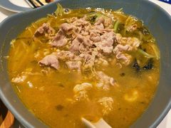 秘制酸汤肥牛-鹿港小镇(悠唐店)