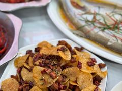 -丹水桥地锅鱼·翘嘴鲌·地方特色全鱼宴(丹江口大坝店)