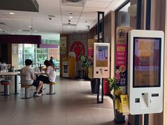 -麦当劳(莘松路芭比伦DT店)