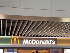 -麦当劳(上海虹桥站30B检票口楼上)