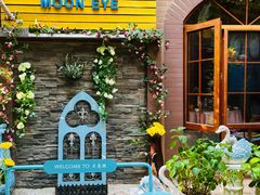 -月亮眼花园餐厅书吧酒吧