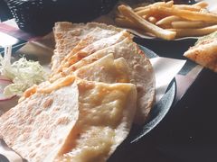 鸡肉凯撒迪亚芝士饼-遇见西木美式餐厅(体育路店)