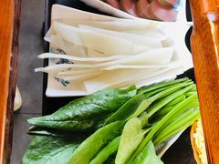 -亿诣蝎府炸酱面羊蝎子火锅(酷车小镇店)