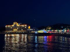 -北戴河碧螺塔海上酒吧公园