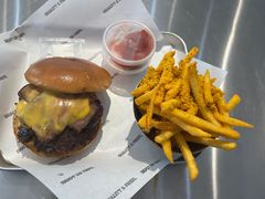 -TRIPS BURGER(大钟寺店)