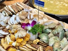-一朵菌·野生菌探索家火锅(南亚店)