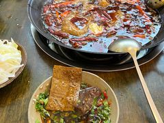 -黄潇洒老火锅(九眼桥宏济巷店)