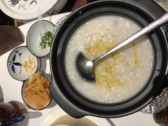 艇仔粥的配料-粤域茶餐厅