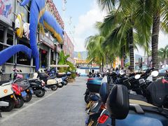 -三亚火车头万人海鲜广场