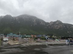 -百里峡七彩艺术小镇