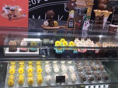 -LINE FRIENDS Garosu-gil Flagship Store