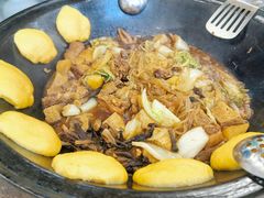 -粘豆包柴火铁锅炖
