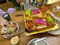 -Dragon Pizza•圆脸龙披萨·牛排餐厅
