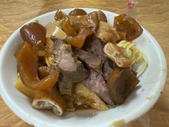 -松树干拌面店