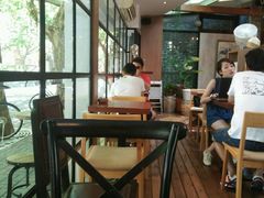 靠窗位-RUMORS COFFEE ROASTERY鲁马滋咖啡(湖南路店)