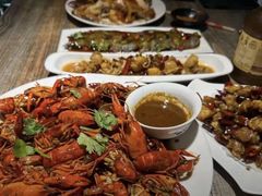 -嗨辣小聚·盘锦河蟹·海鲜烧烤龙虾(盘锦十年好店)