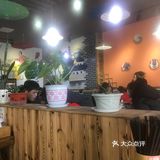 第一次来赖扁担吃面,可能是因为地角的原因,中午高峰期