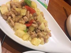 小炒菠萝鸡丁-云海肴·汽锅鸡·云南菜(苏州中心店)