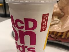 麦当劳的冰可乐-麦当劳(皇岗路店)