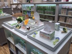 -丽婴房(七莘路店)