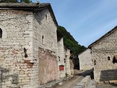 -高荡千年布依古寨旅游景区